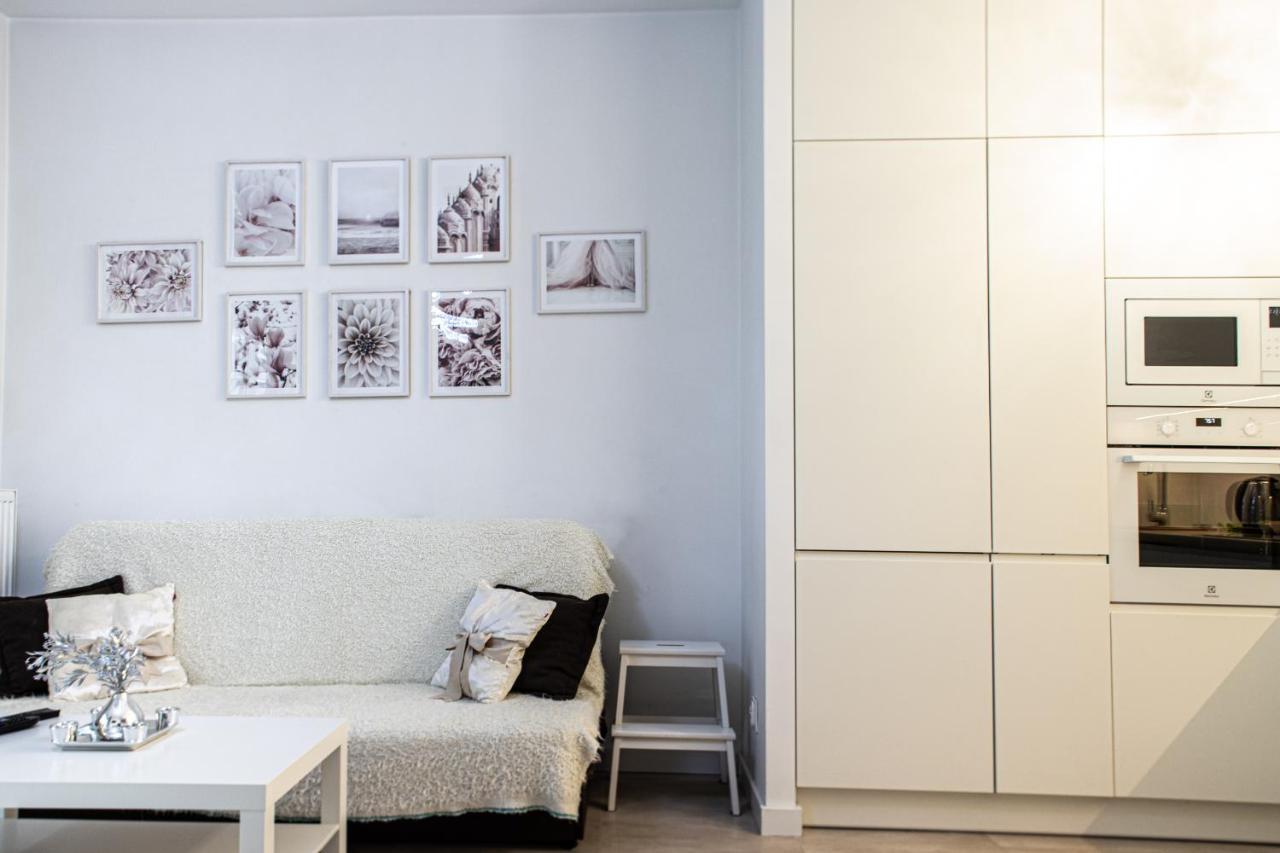 Wola Glamour Apartment Varsovia Exterior foto