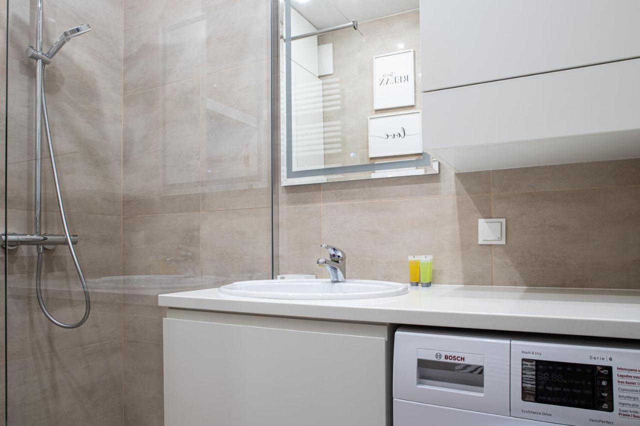 Wola Glamour Apartment Varsovia Exterior foto